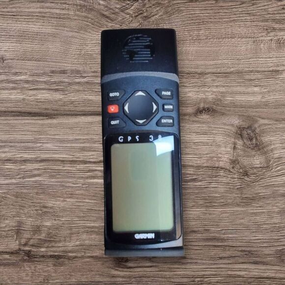 Vintage Garmin GPS 38 Personal Handheld Navigator - Picture 2 of 5